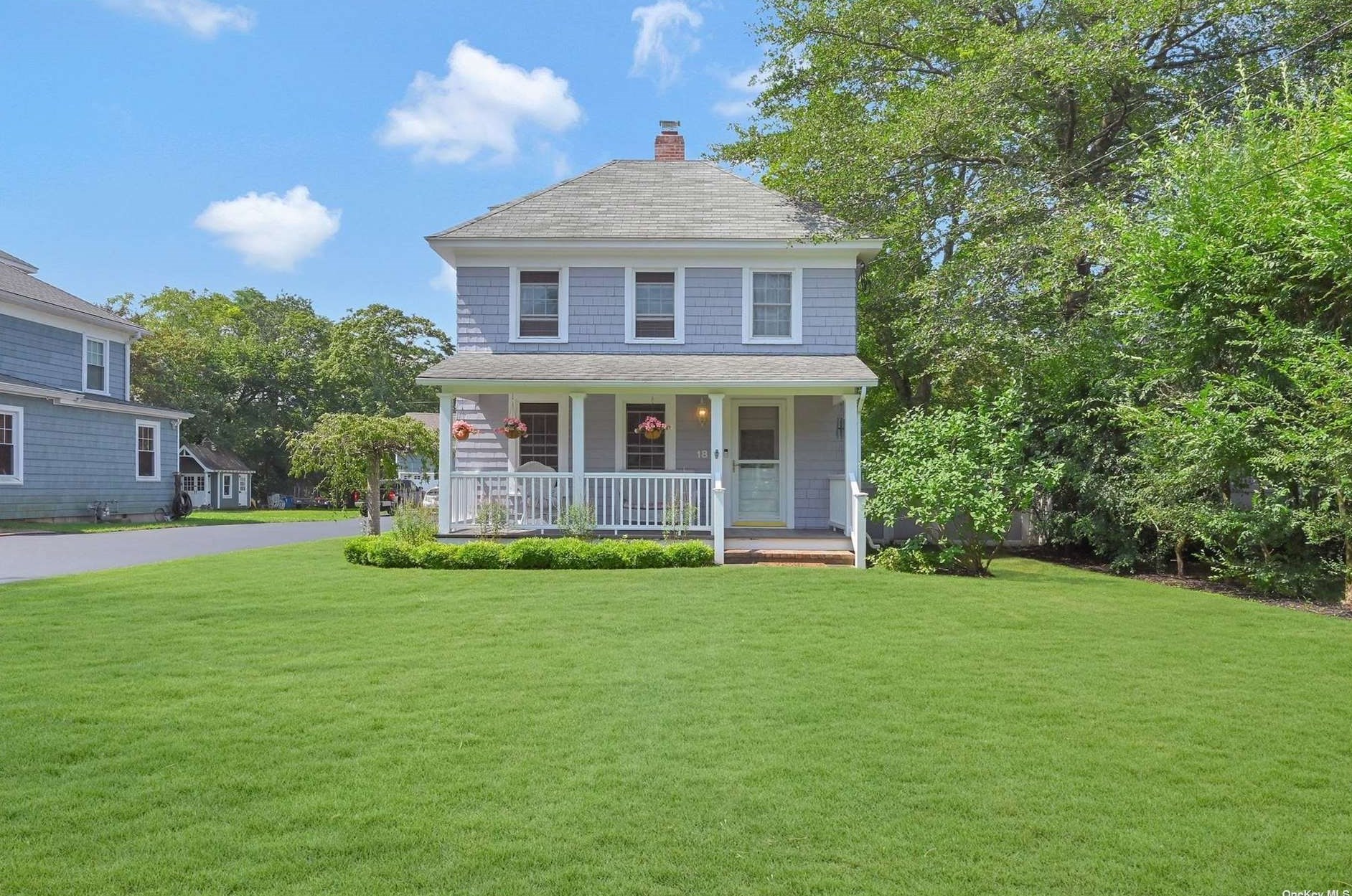 18 Union Ave, Center Moriches, NY 11934