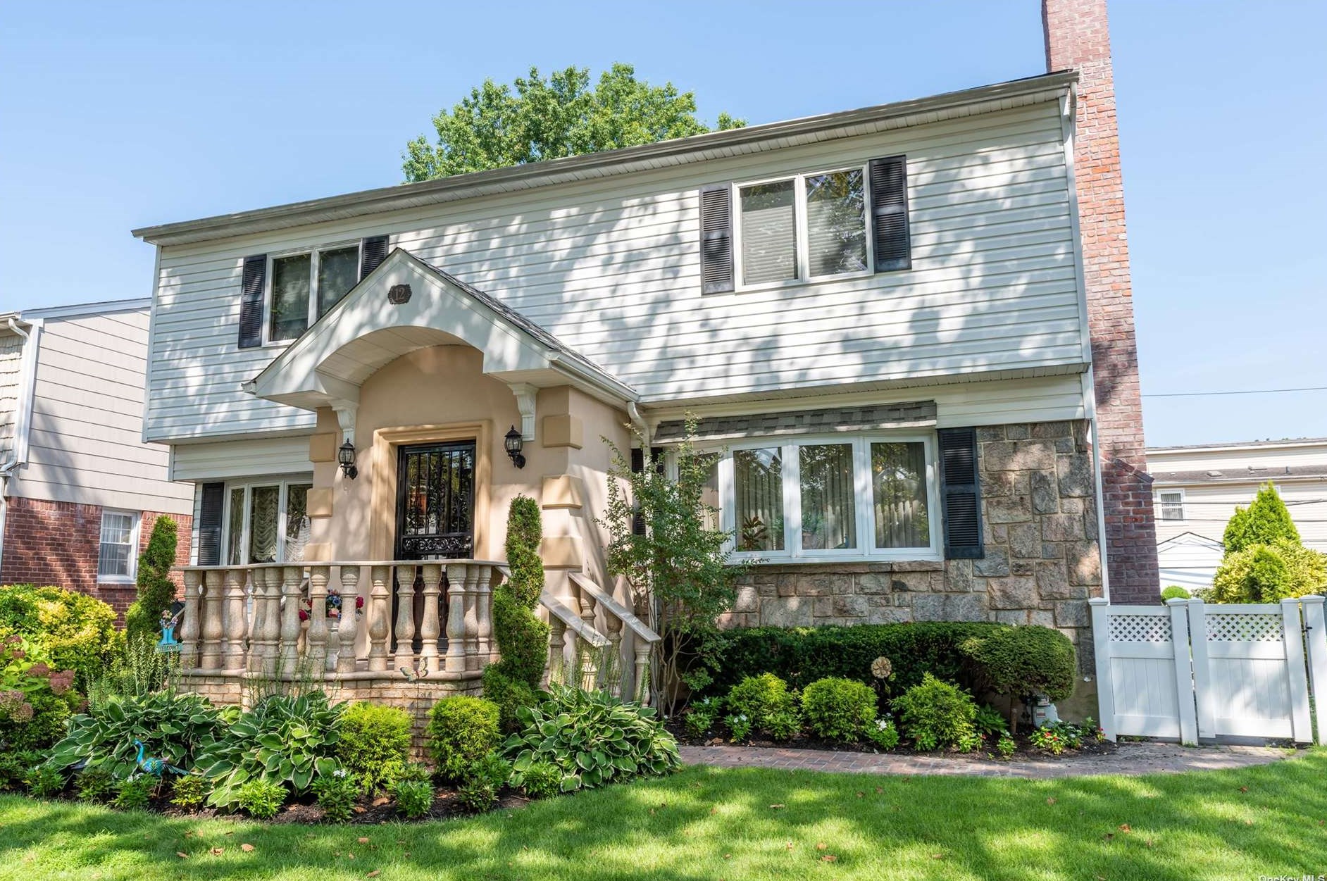 12 Croyden St, New Hyde Park, NY 11040