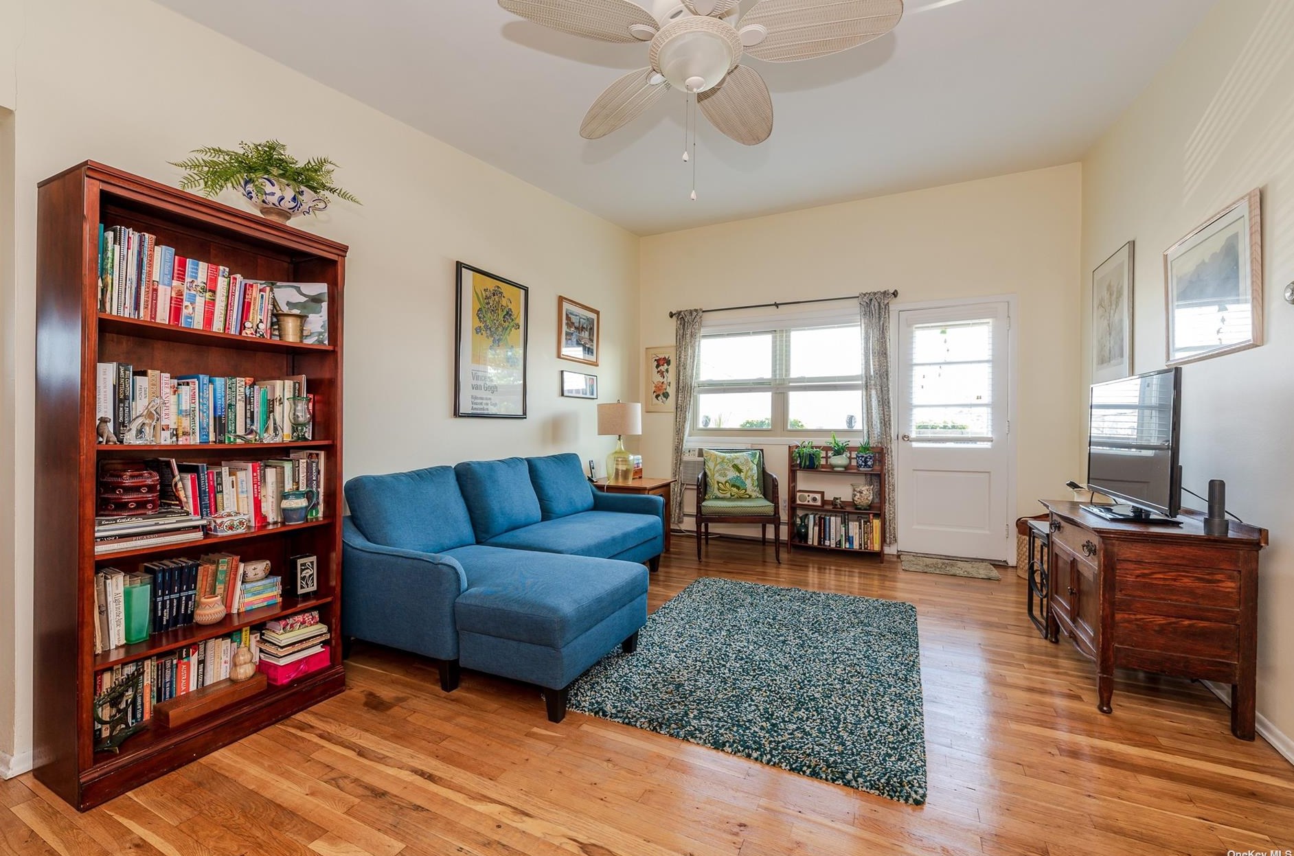 4 Rose St #4-b2, Rockville Centre, NY 11572