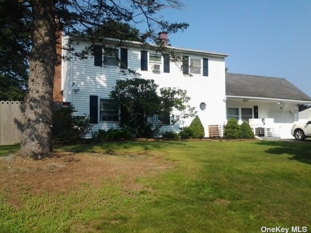 24 Scotch Pine Dr, Gordon Heights, NY 11763-4211