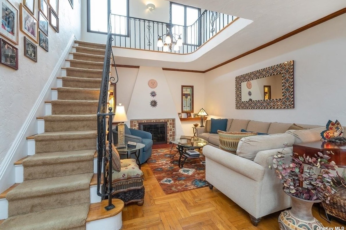 301 Frankel Blvd, North Merrick, NY 11566-4735