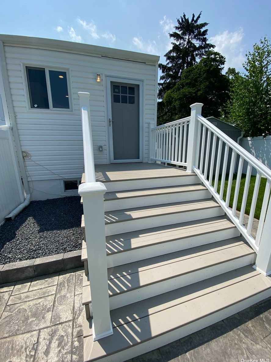11 Stan Haven, Elwood, NY 11731