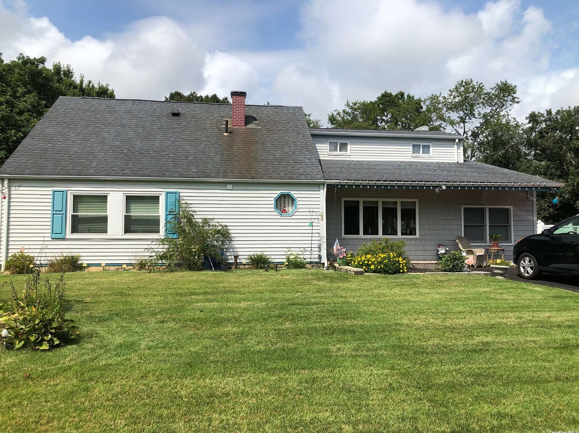 21 Pitchpine Pl, Gordon Heights, NY 11763-4208