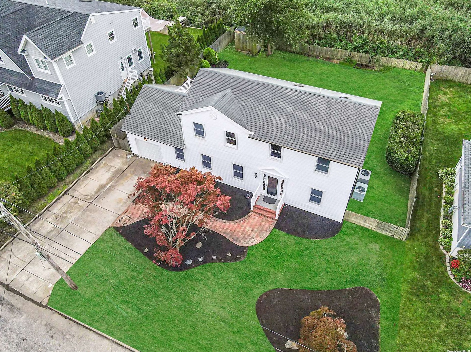 14 Noble St, Blue Point, NY 11715