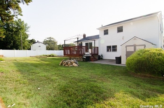 55 Ruland Rd, Selden NY  11784-1835 exterior