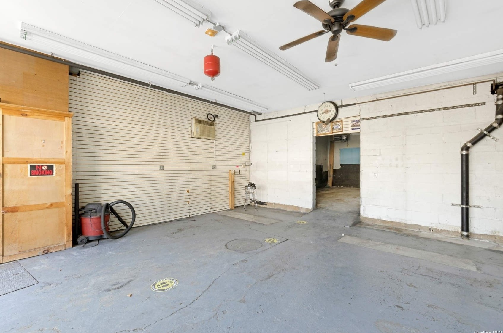 69-08 49th Ave, Flushing, NY 11377-5908
