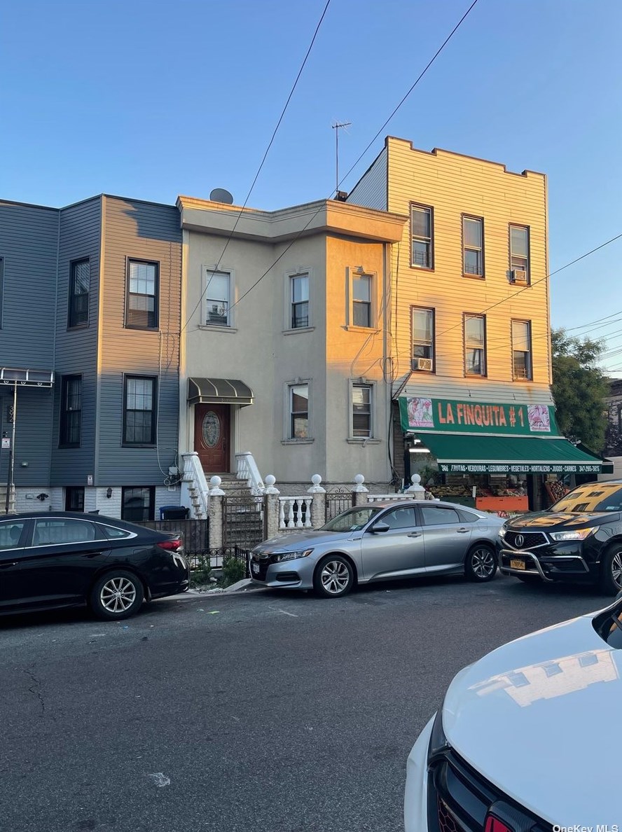390 Ridgewood Ave, Brooklyn, NY 11208-1633