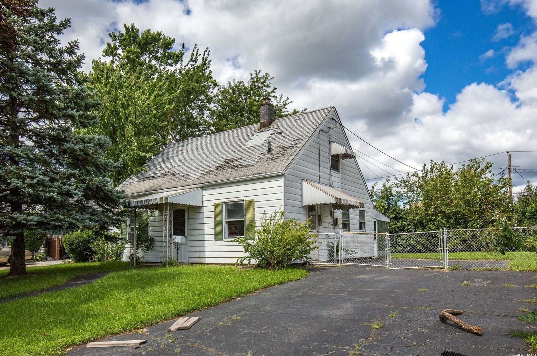 3209 Jerusalem Rd, Plainedge, NY 11756-3515