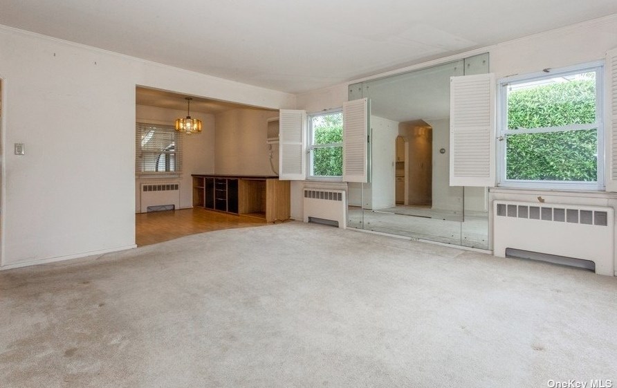 973 Park Ln, Franklin Square, NY 11010