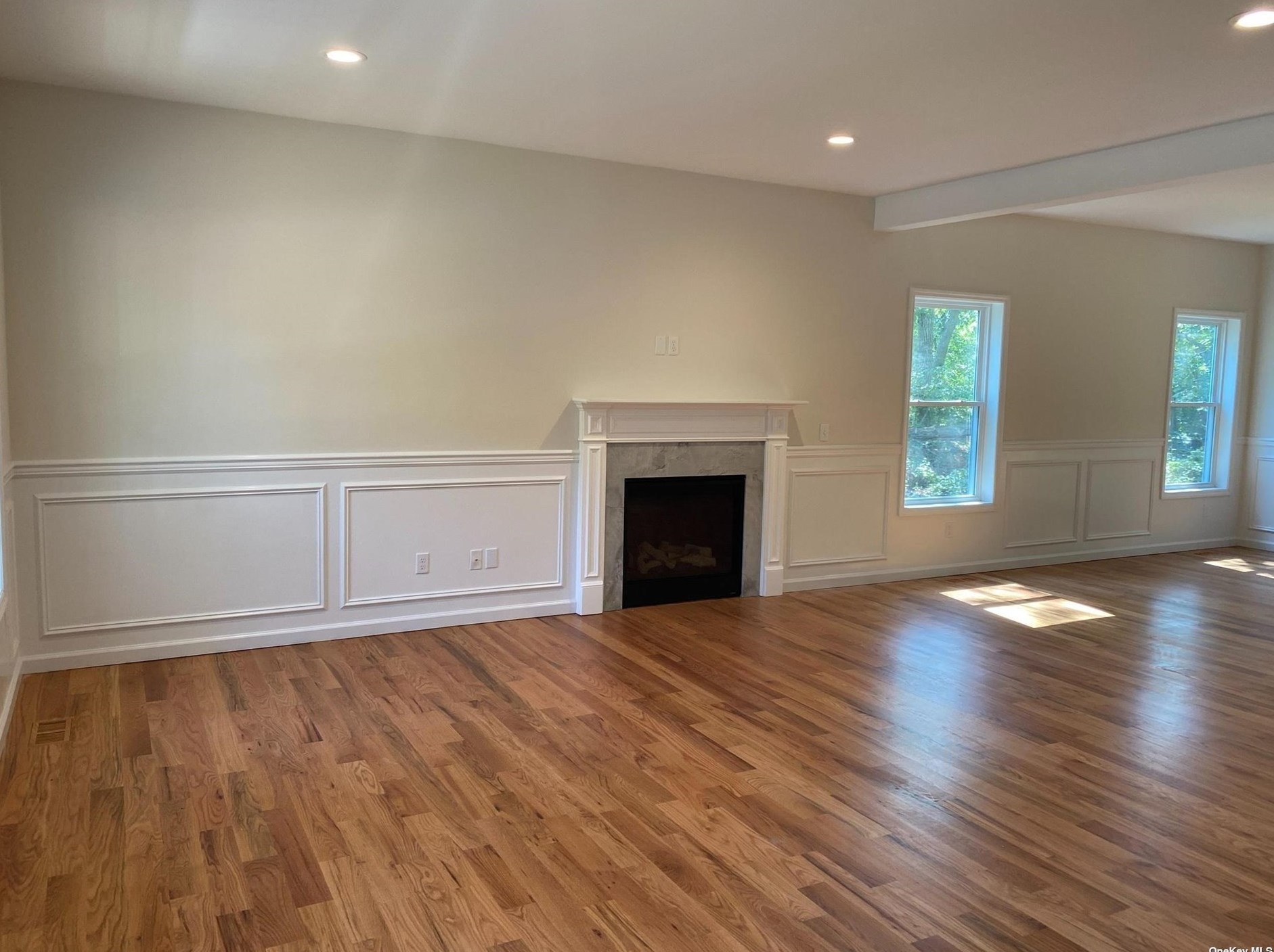 89 Fox Run Ln, Northampton, NY 11901-2354