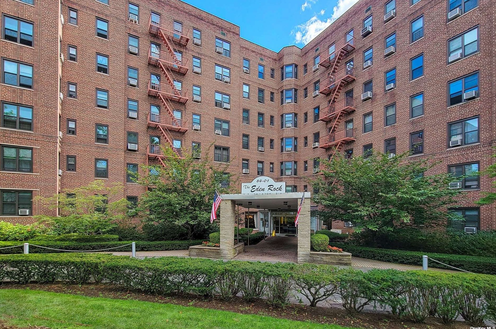 8401 Main St #428, Jamaica, NY 11435