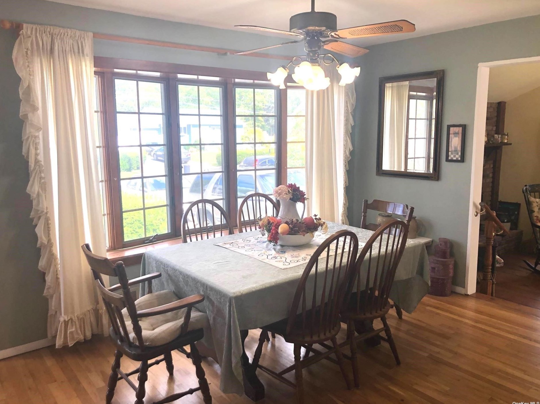 8 Ehler St, Pine Air, NY 11717-6004
