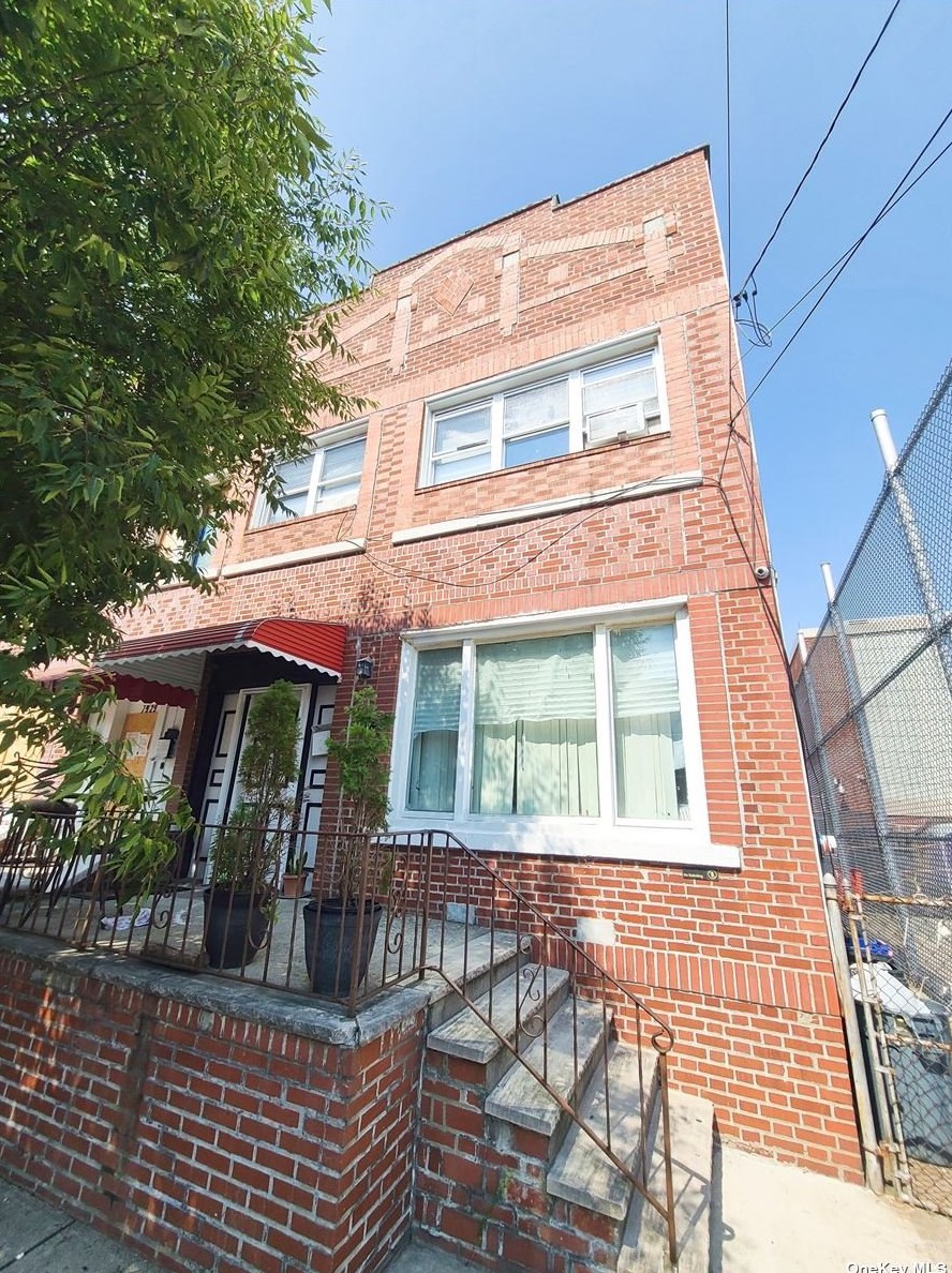 79-35 68th Ave, Flushing, NY 11379-4441