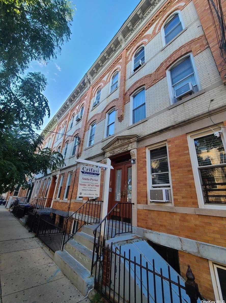 57-27 Catalpa Ave, Flushing, NY 11385-4841