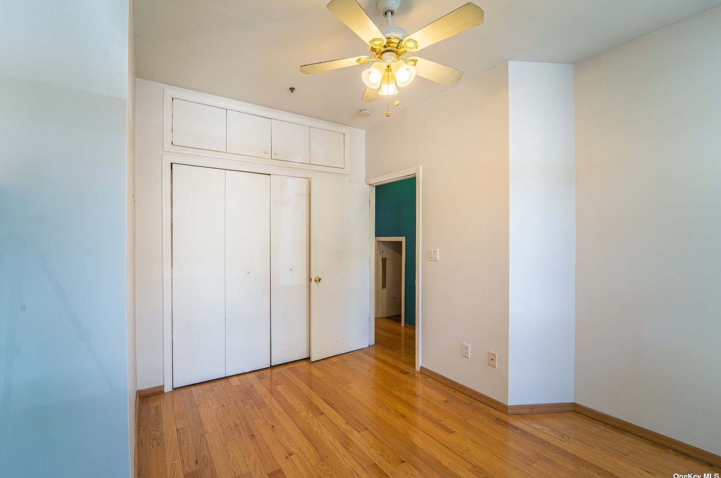 21-24 45th Ave, Long Island City, NY 11101