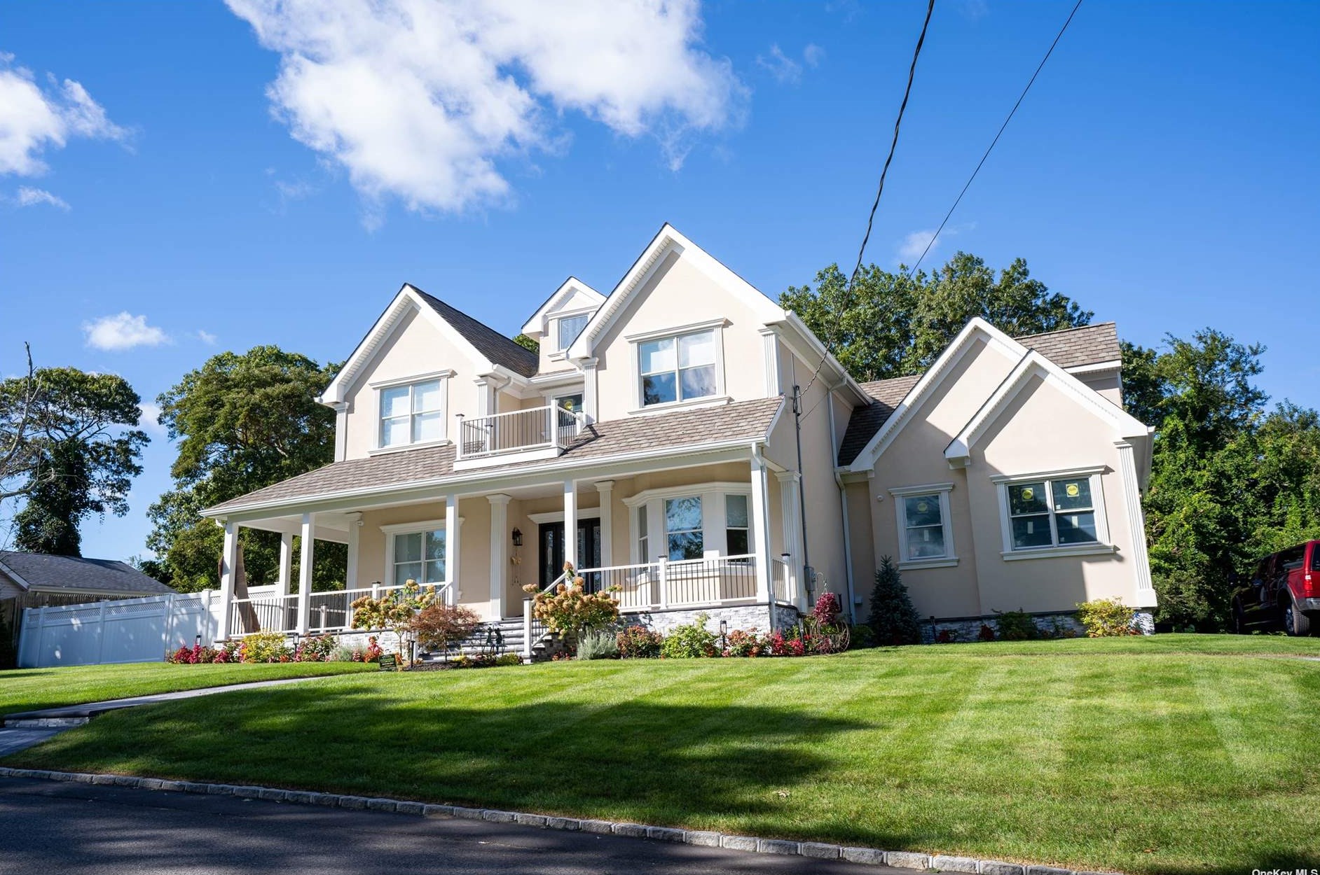 64 Highview Dr, Selden, NY 11784-2719