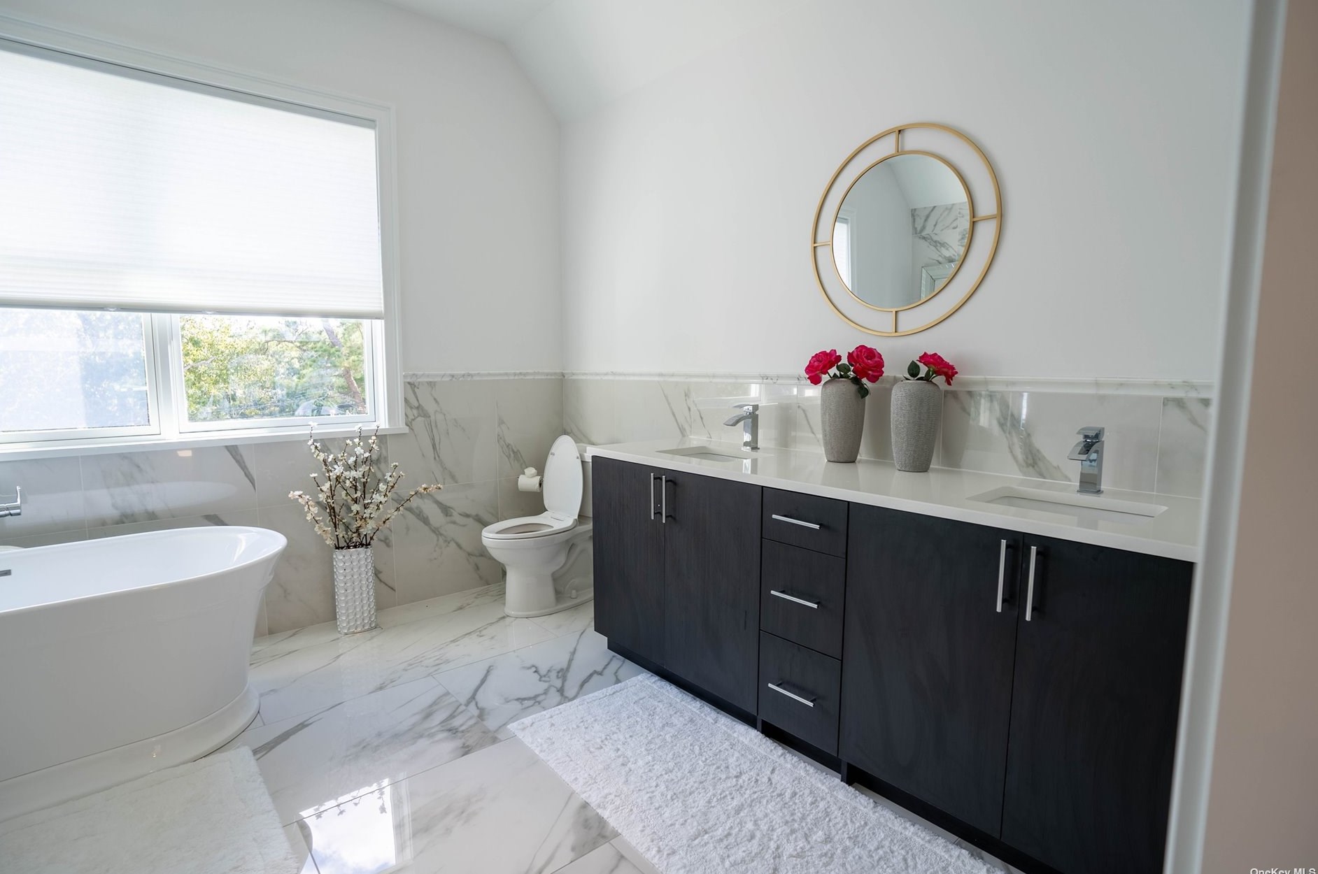 64 Highview Dr, Selden NY  11784-2719 exterior