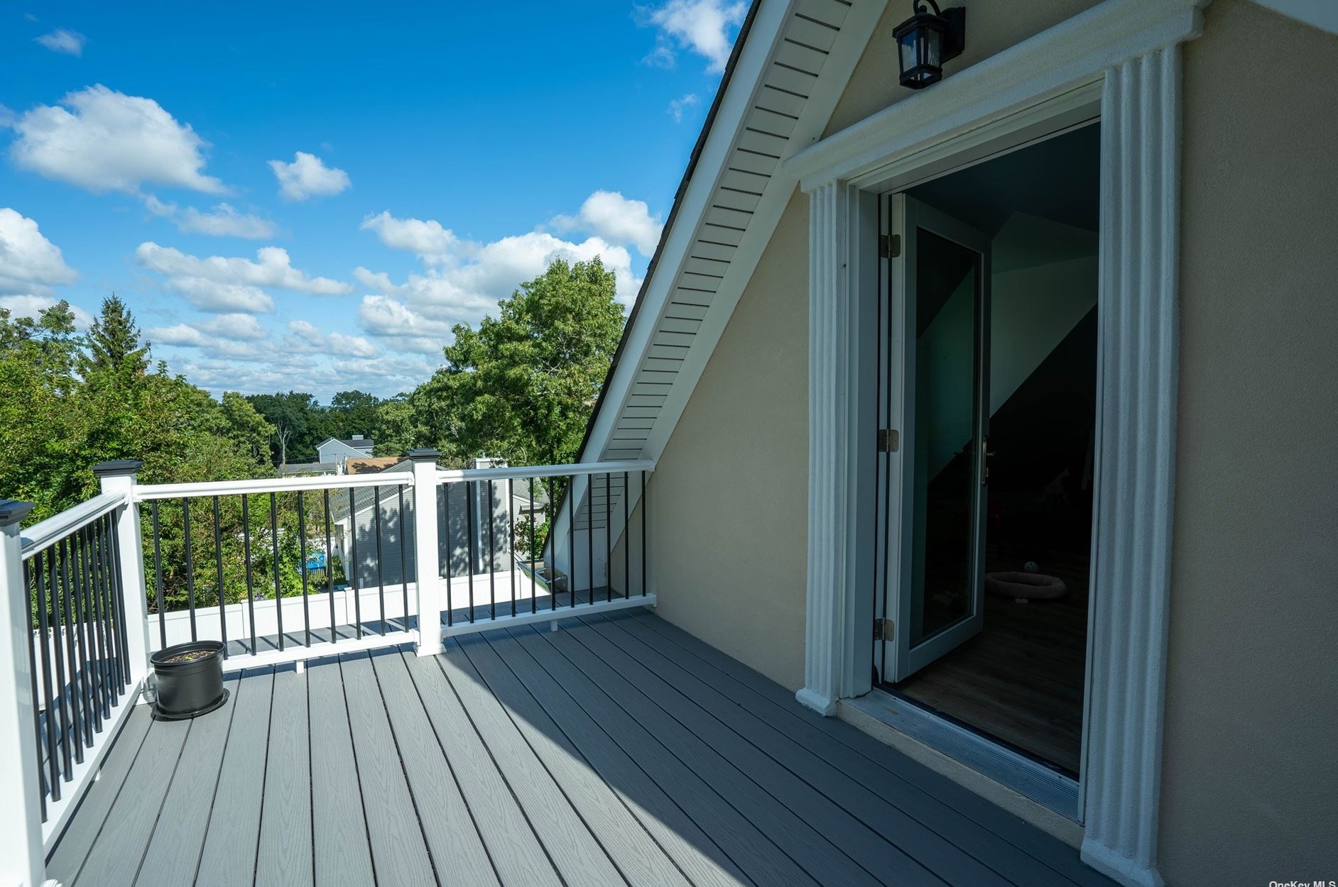 64 Highview Dr, Selden NY  11784-2719 exterior