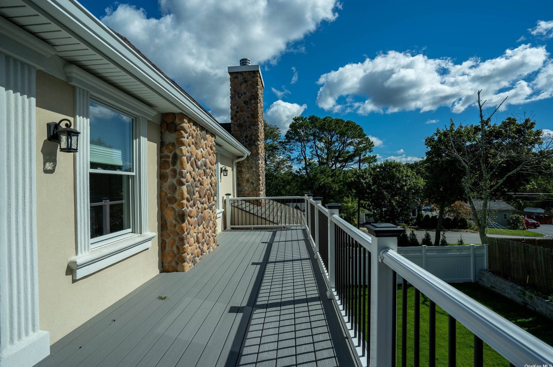 64 Highview Dr, Selden NY  11784-2719 exterior