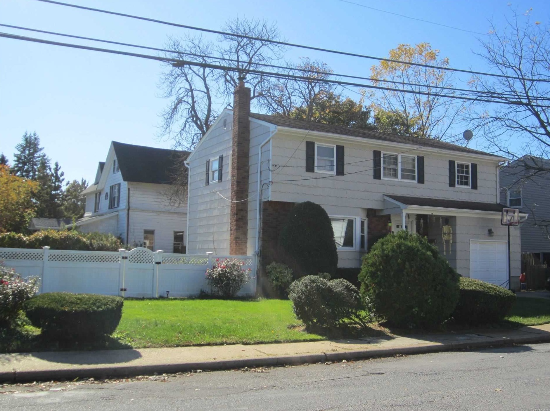 730 Koelbel Ct, North Baldwin, NY 11510-3914