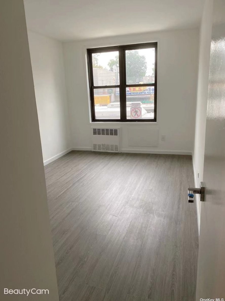 140-15 Holly Ave, Flushing, NY
