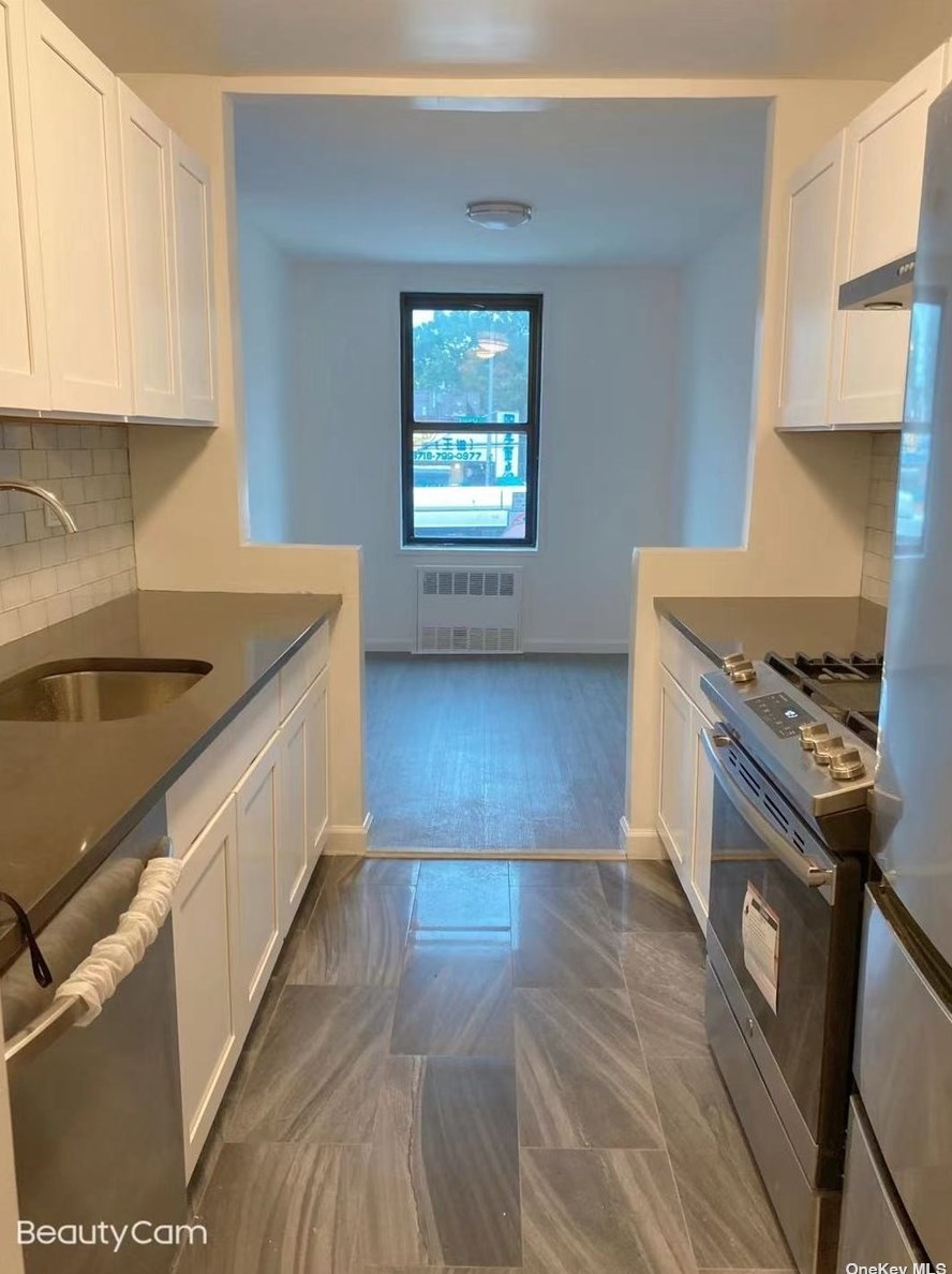 140-15 Holly Ave, Flushing NY  exterior