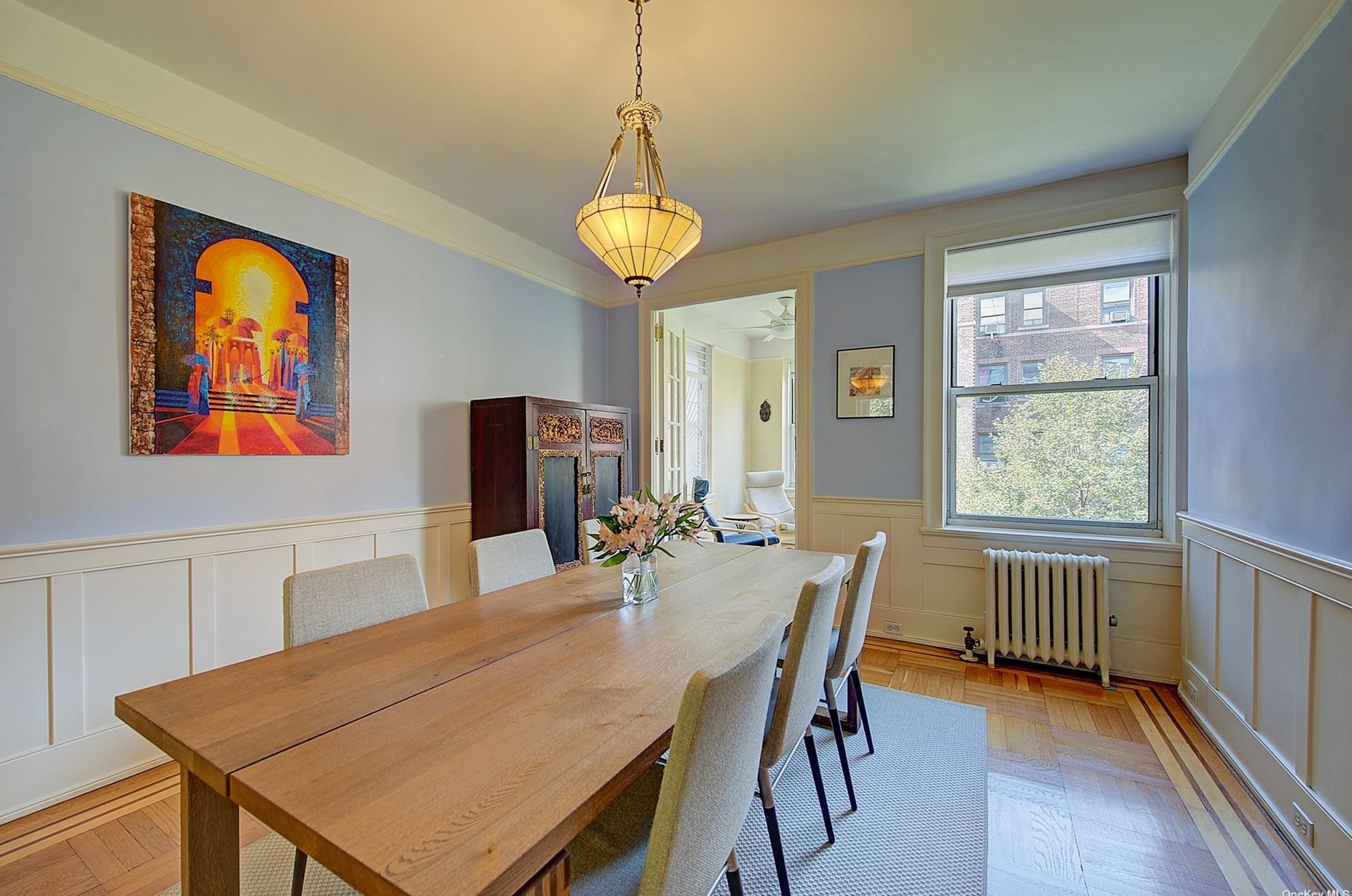 37-22 80th St, Flushing, NY 11372-1318
