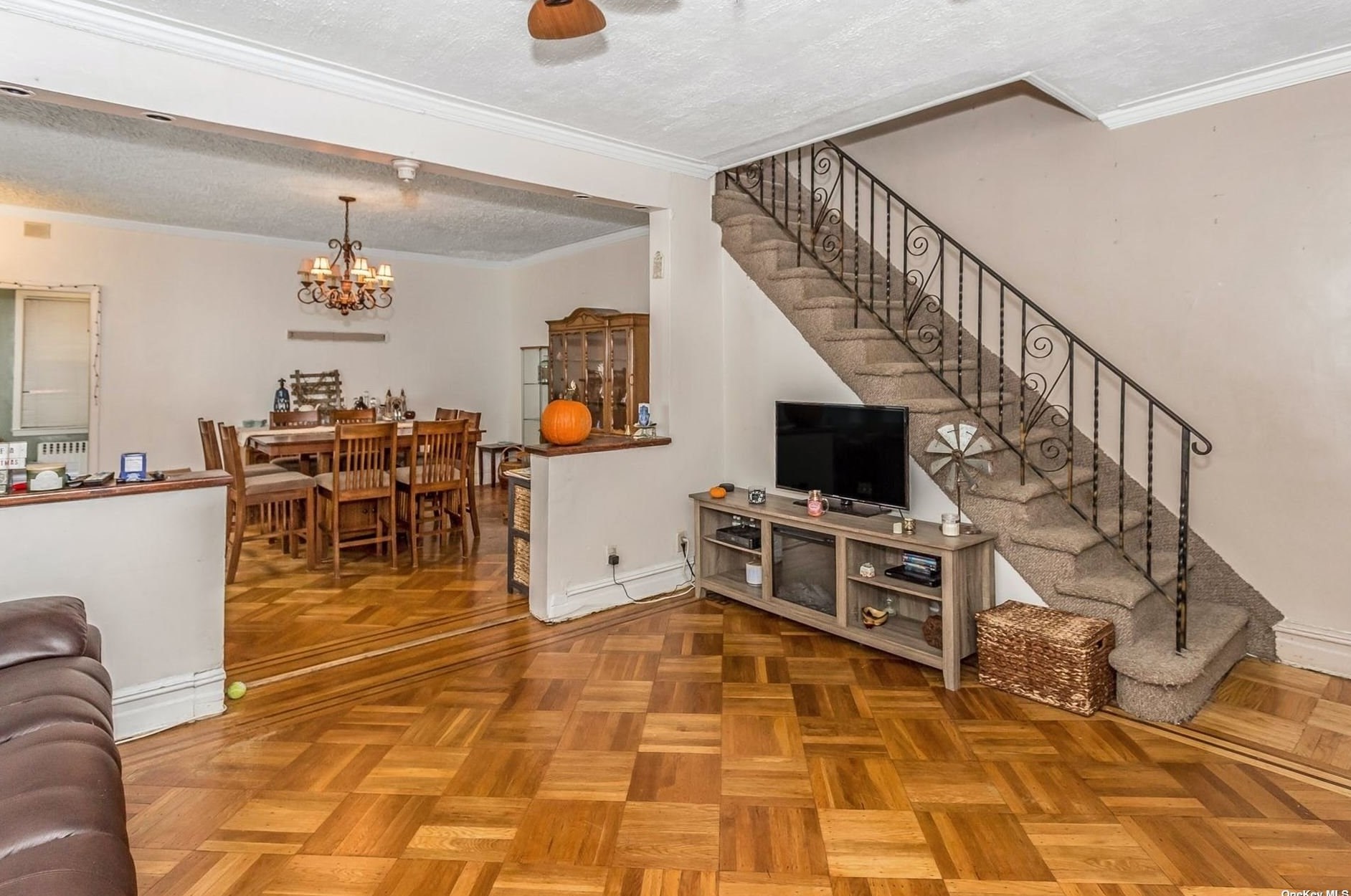 1831 29th St, Brooklyn, NY 11229-2518