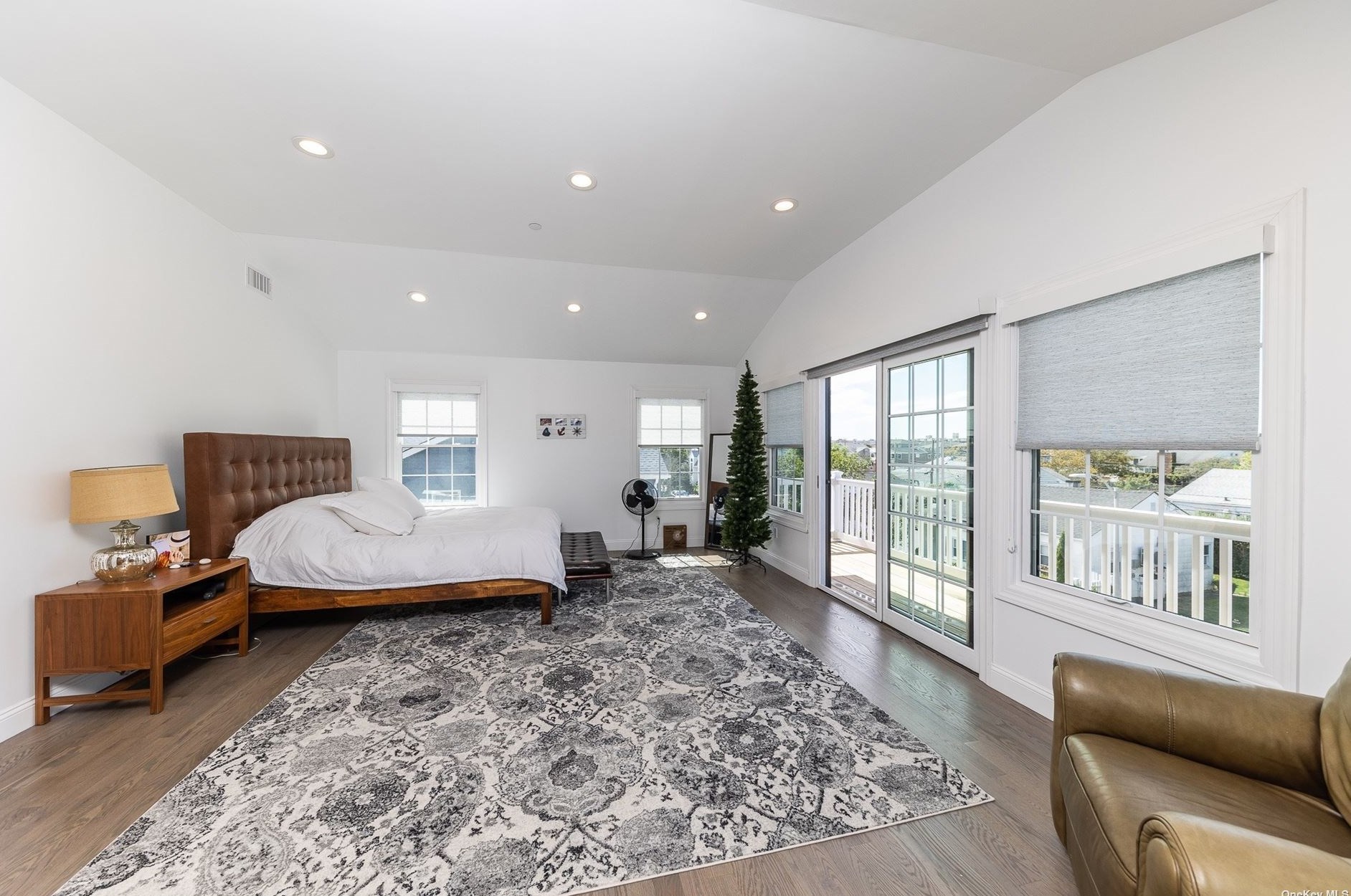 28 Kirkwood St, East Atlantic Beach NY  11561-2611 exterior