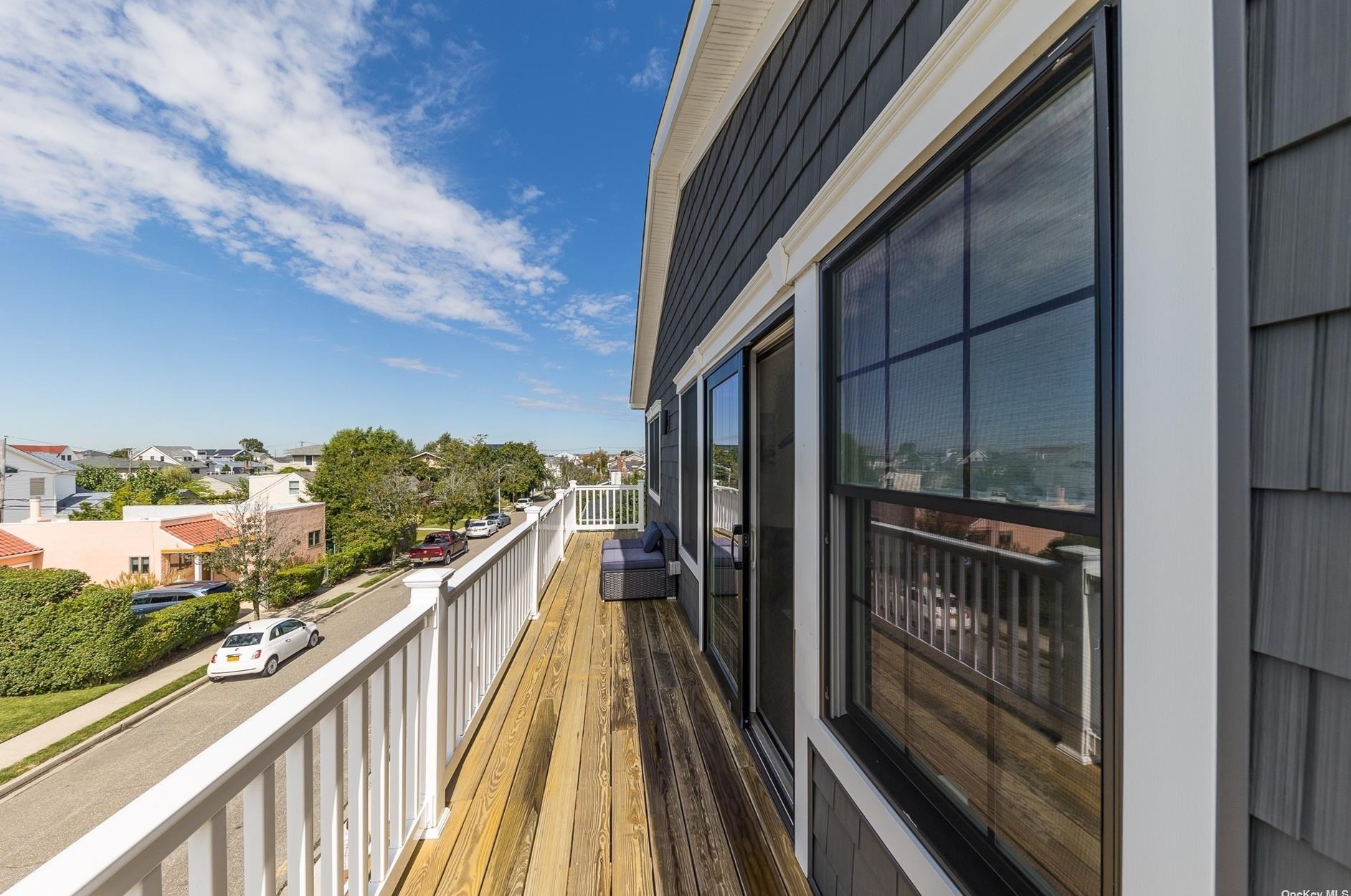 28 Kirkwood St, East Atlantic Beach NY  11561-2611 exterior