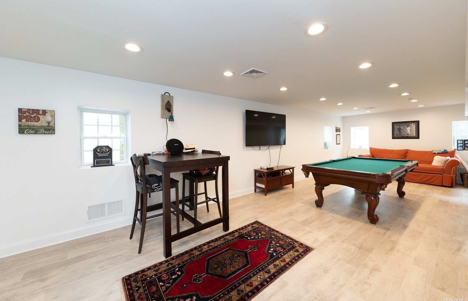 28 Kirkwood St, East Atlantic Beach NY  11561-2611 exterior