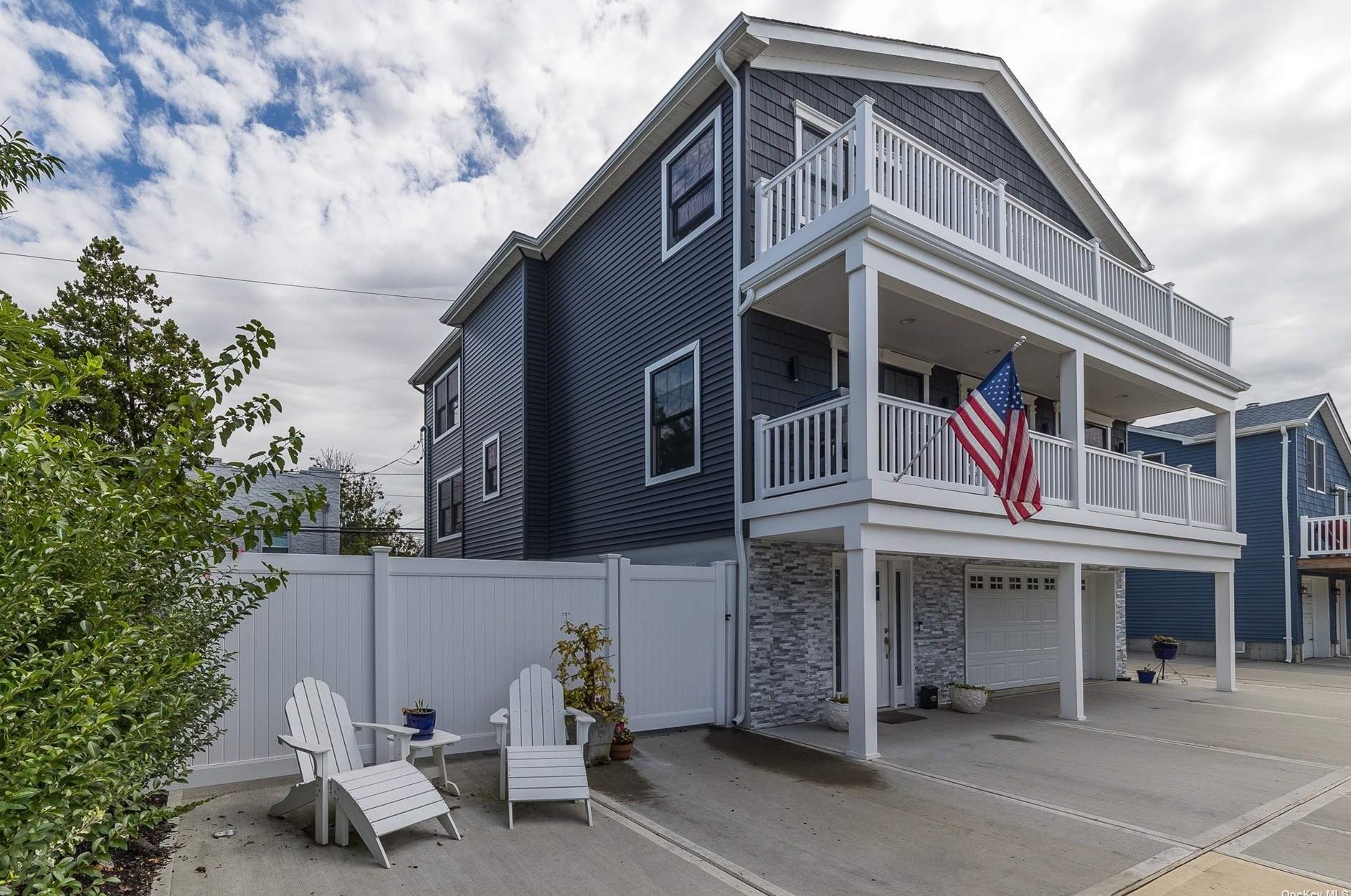 28 Kirkwood St, East Atlantic Beach NY  11561-2611 exterior