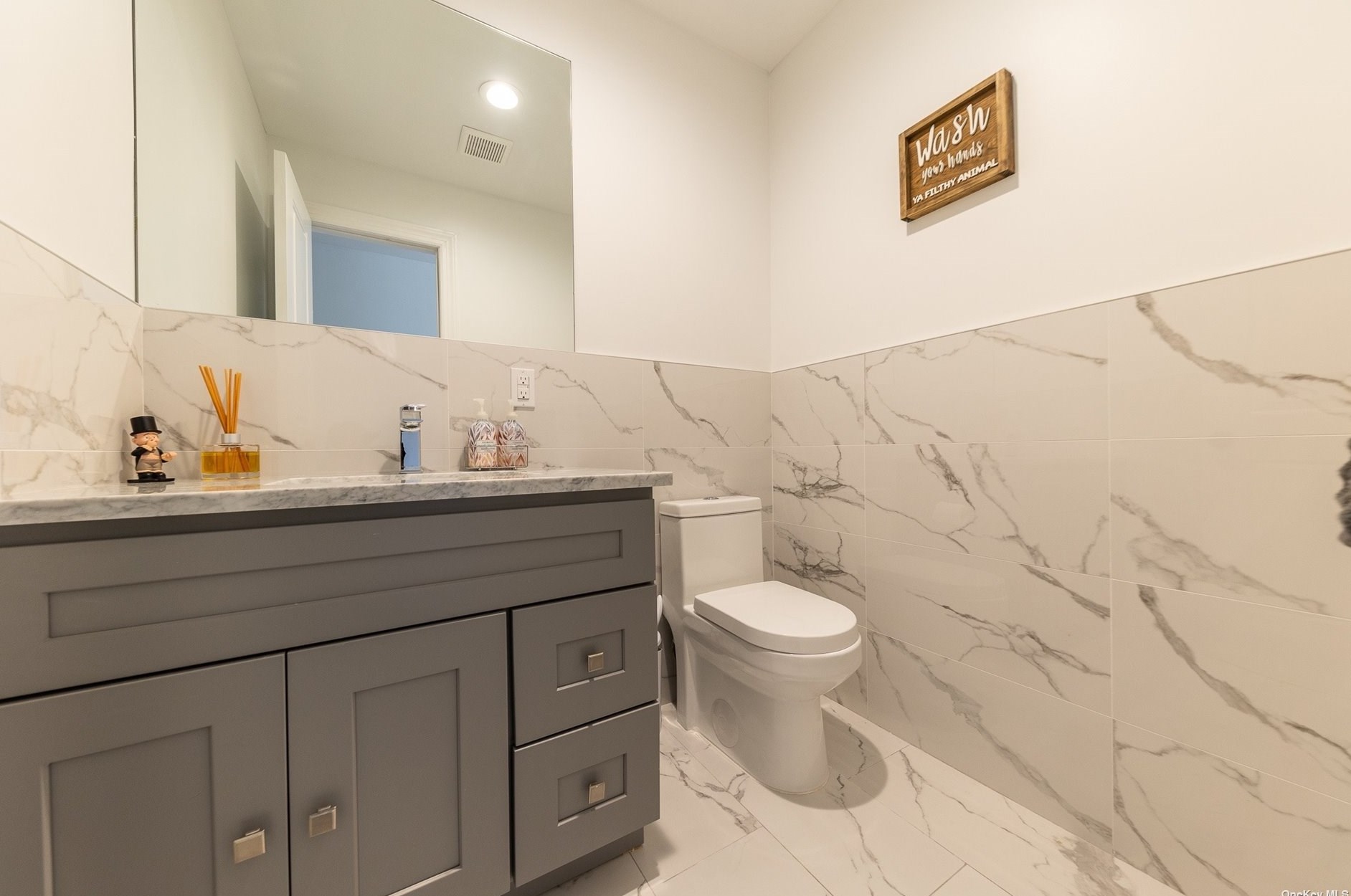 28 Kirkwood St, East Atlantic Beach NY  11561-2611 exterior