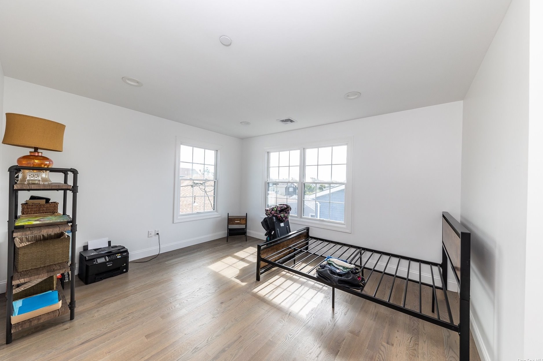 28 Kirkwood St, East Atlantic Beach NY  11561-2611 exterior