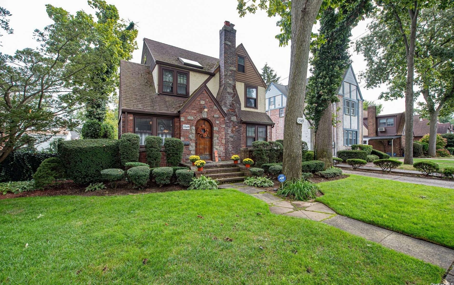 1549 Kenneth Ave, North Baldwin, NY 11510-1603