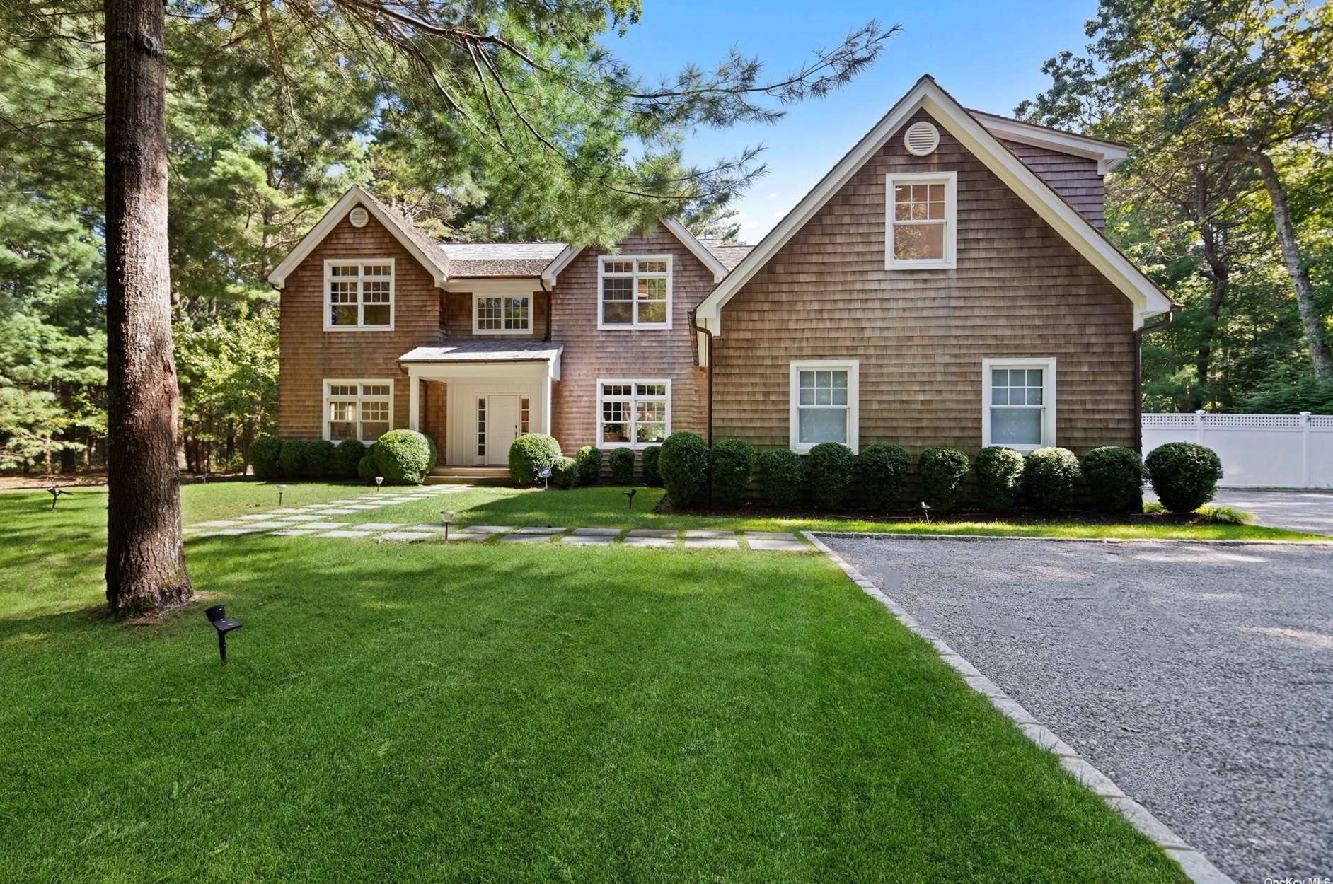 3 Old Pine Dr, East Hampton, NY 11937