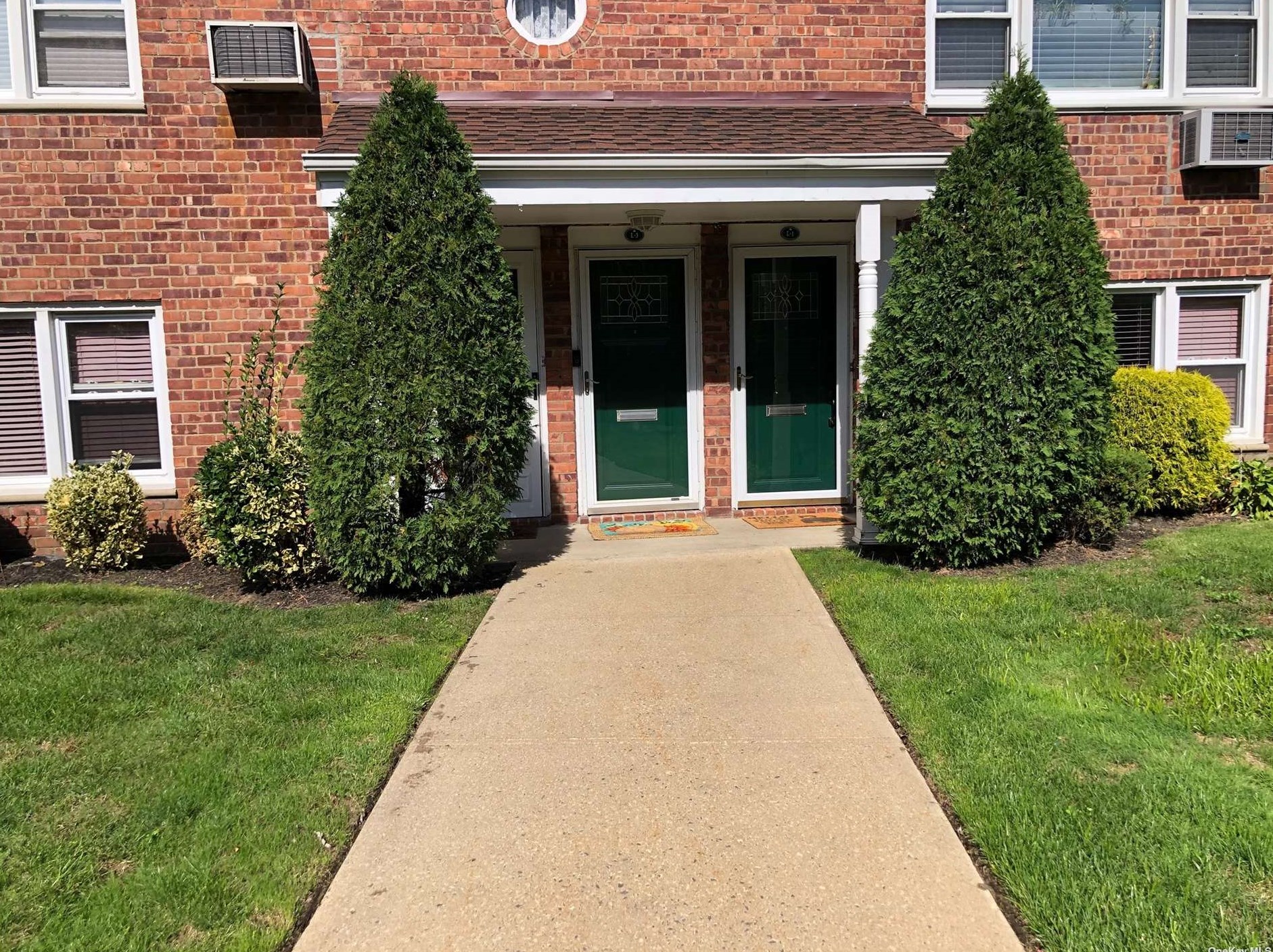1600 Grand Ave, North Baldwin NY  11510-1885 exterior