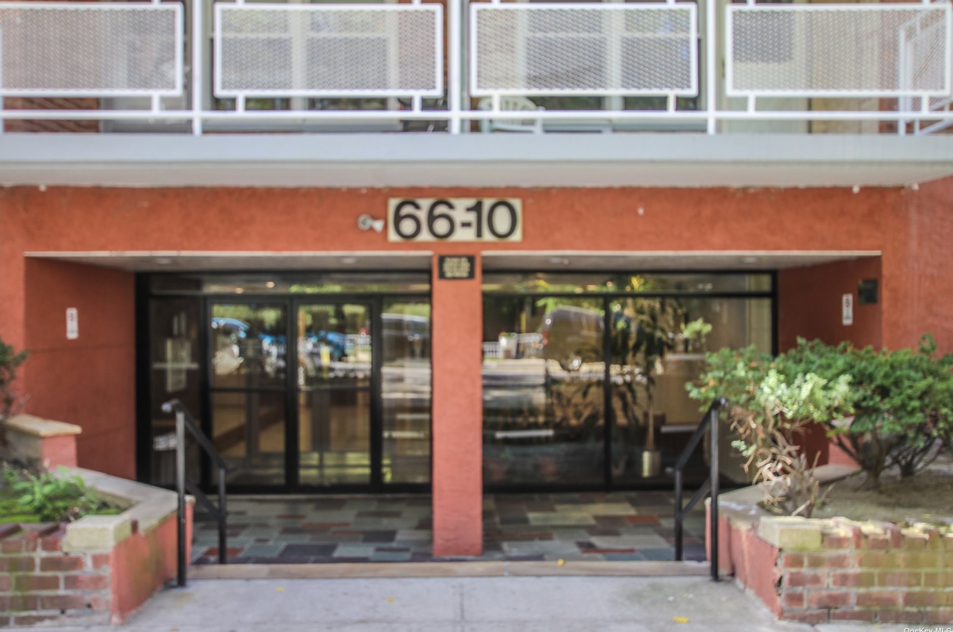 6610 Thornton Pl, Flushing NY 11374-5106 exterior