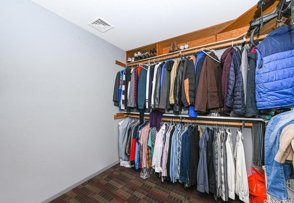 528 Rowlinson Dr, Smith Point NY 11967-1217 exterior