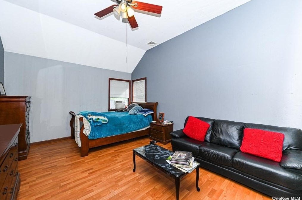 528 Rowlinson Dr, Smith Point NY 11967-1217 exterior