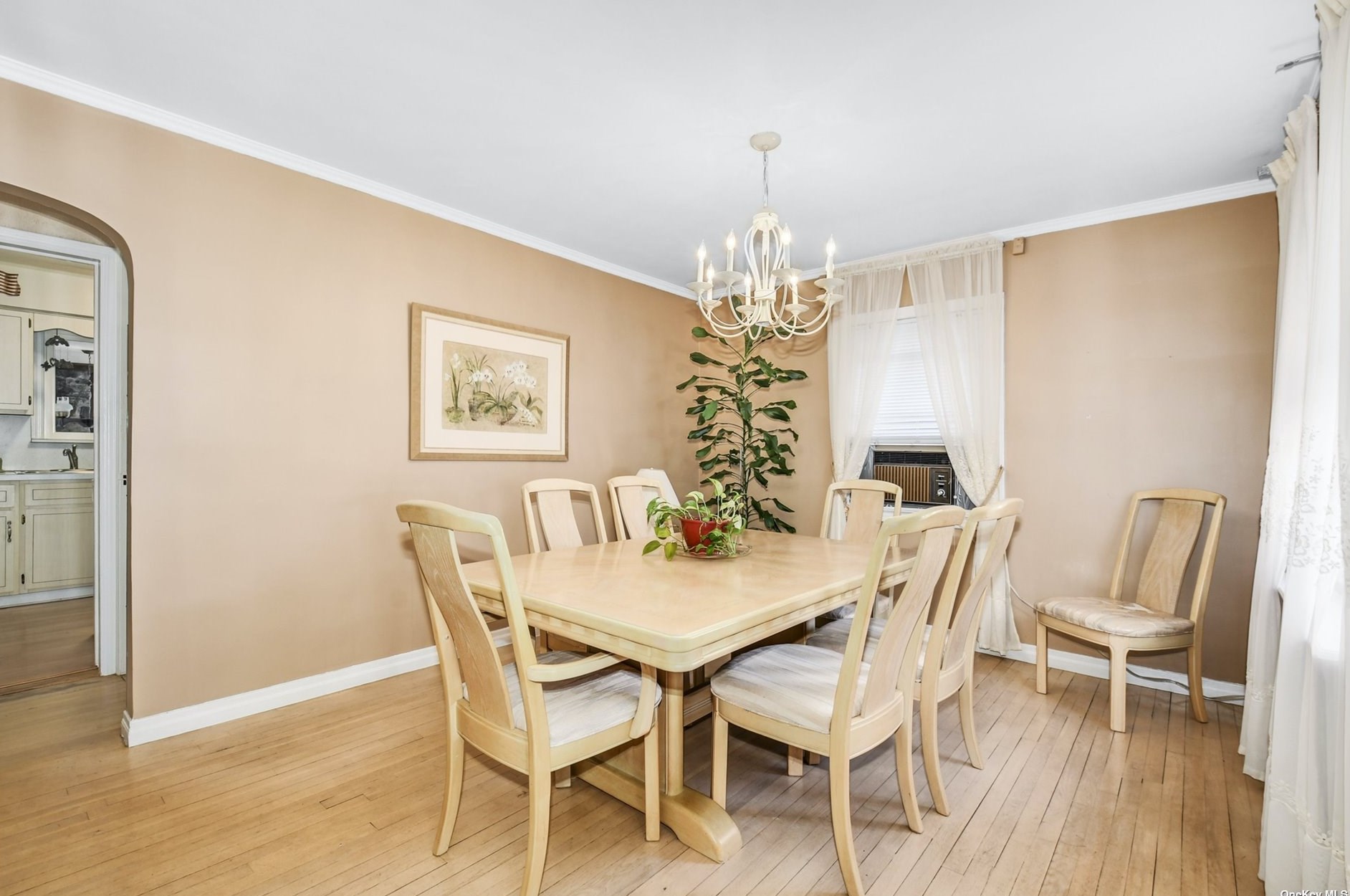 227 Campbell Ave, Williston Park, NY 11596-1016