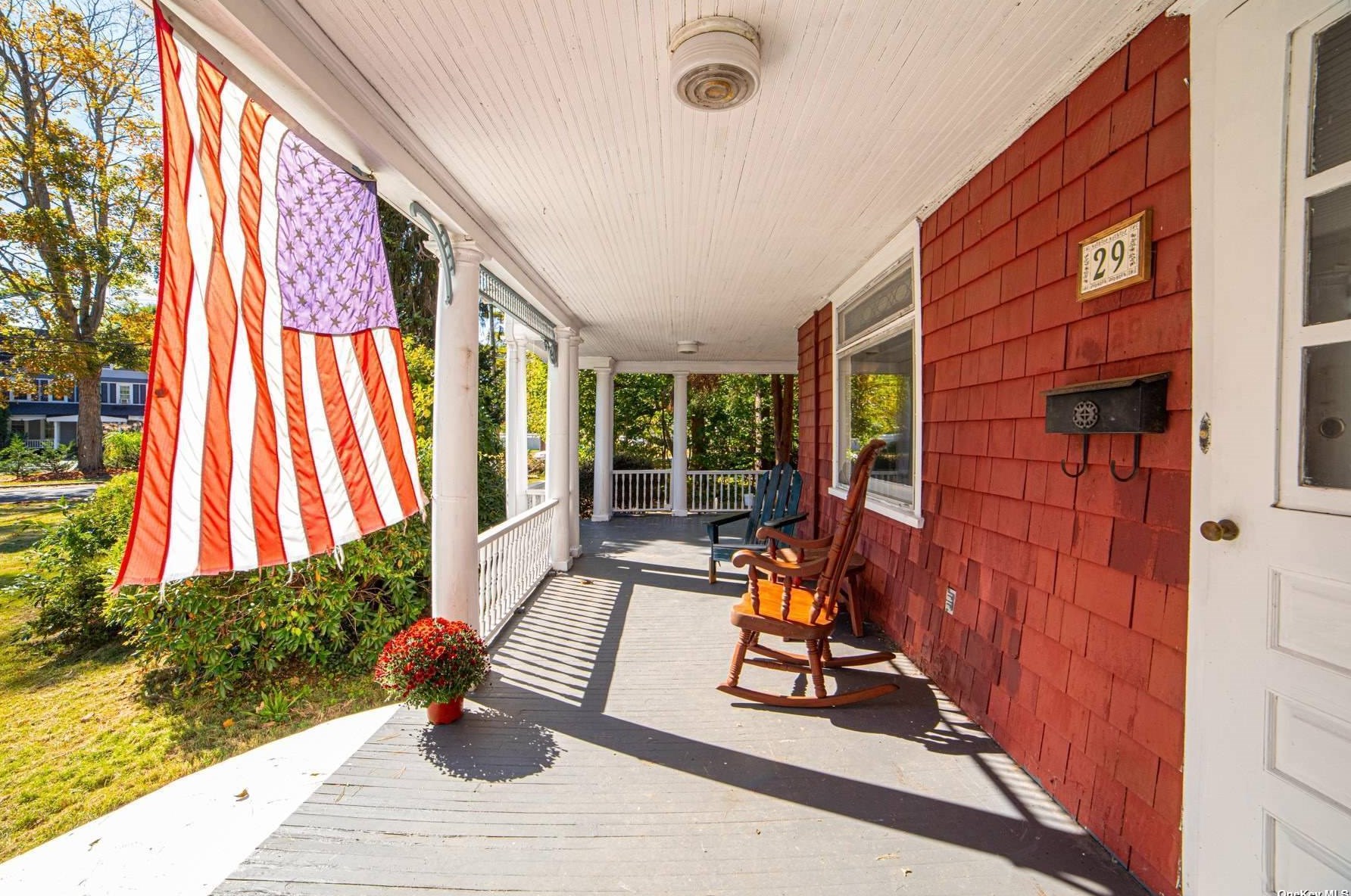 29 4th Ave, Pine Air, NY 11717-5415
