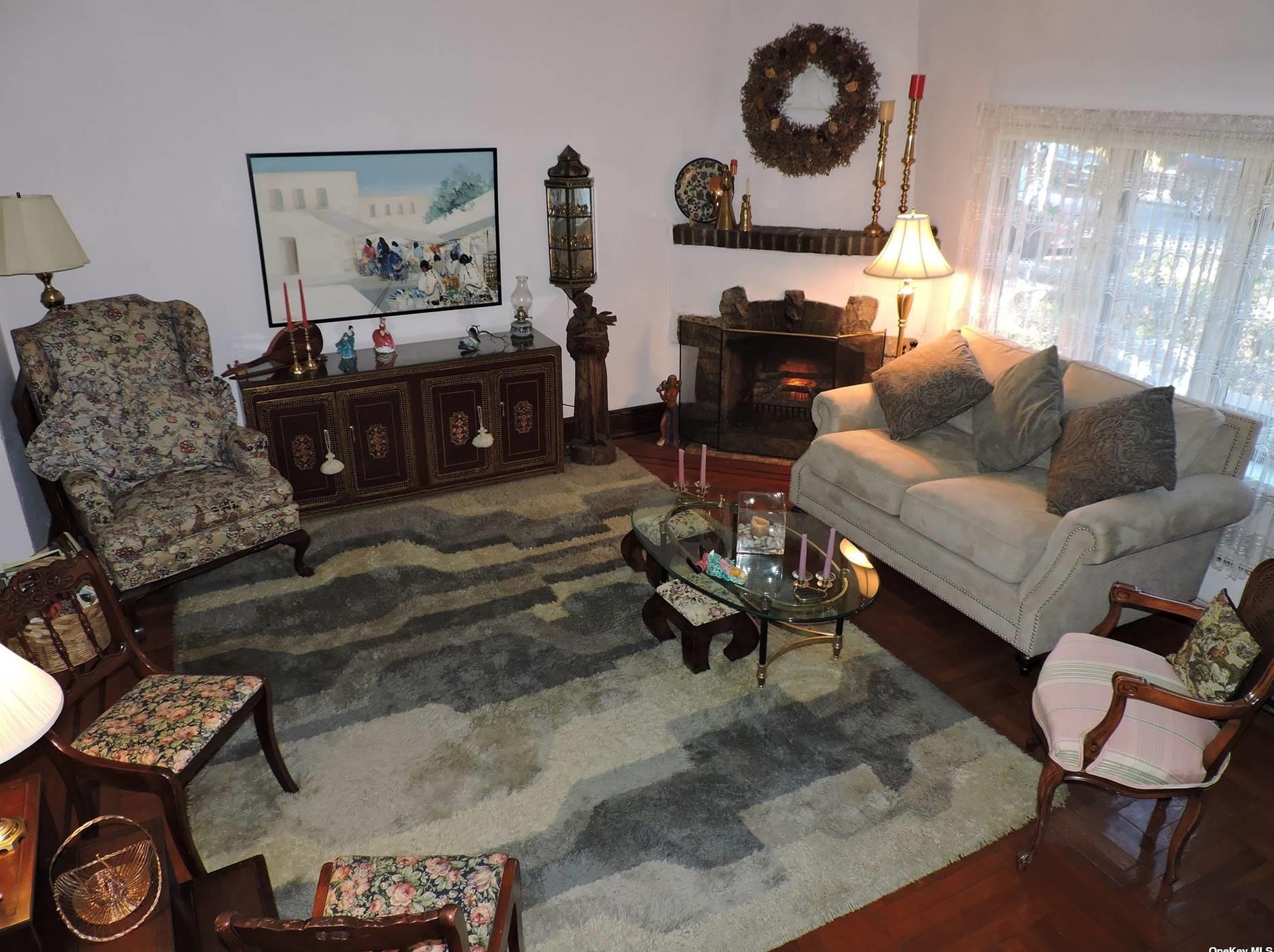64-24 84th St, Flushing, NY 11379-1605