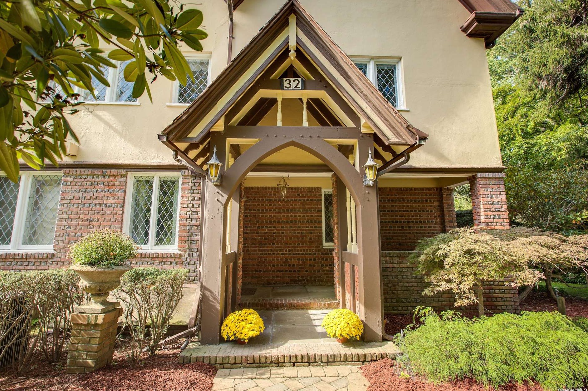 32 Lower Devon Rd, Prt Jefferson Station, NY 11777-1219