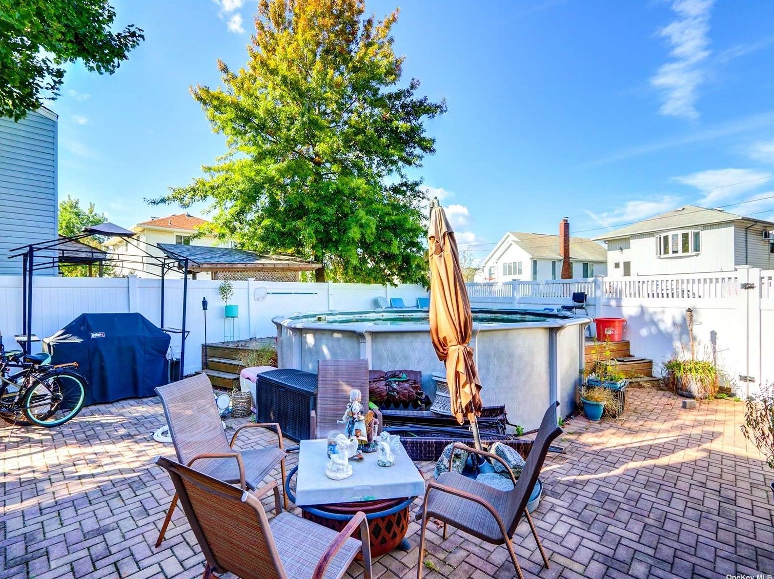 167 Hamilton Ave, Barnum Island, NY 11558-1930