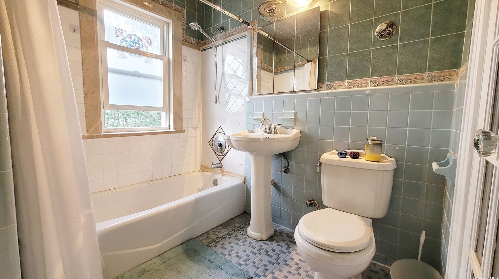 34-14 208th St, Flushing NY exterior