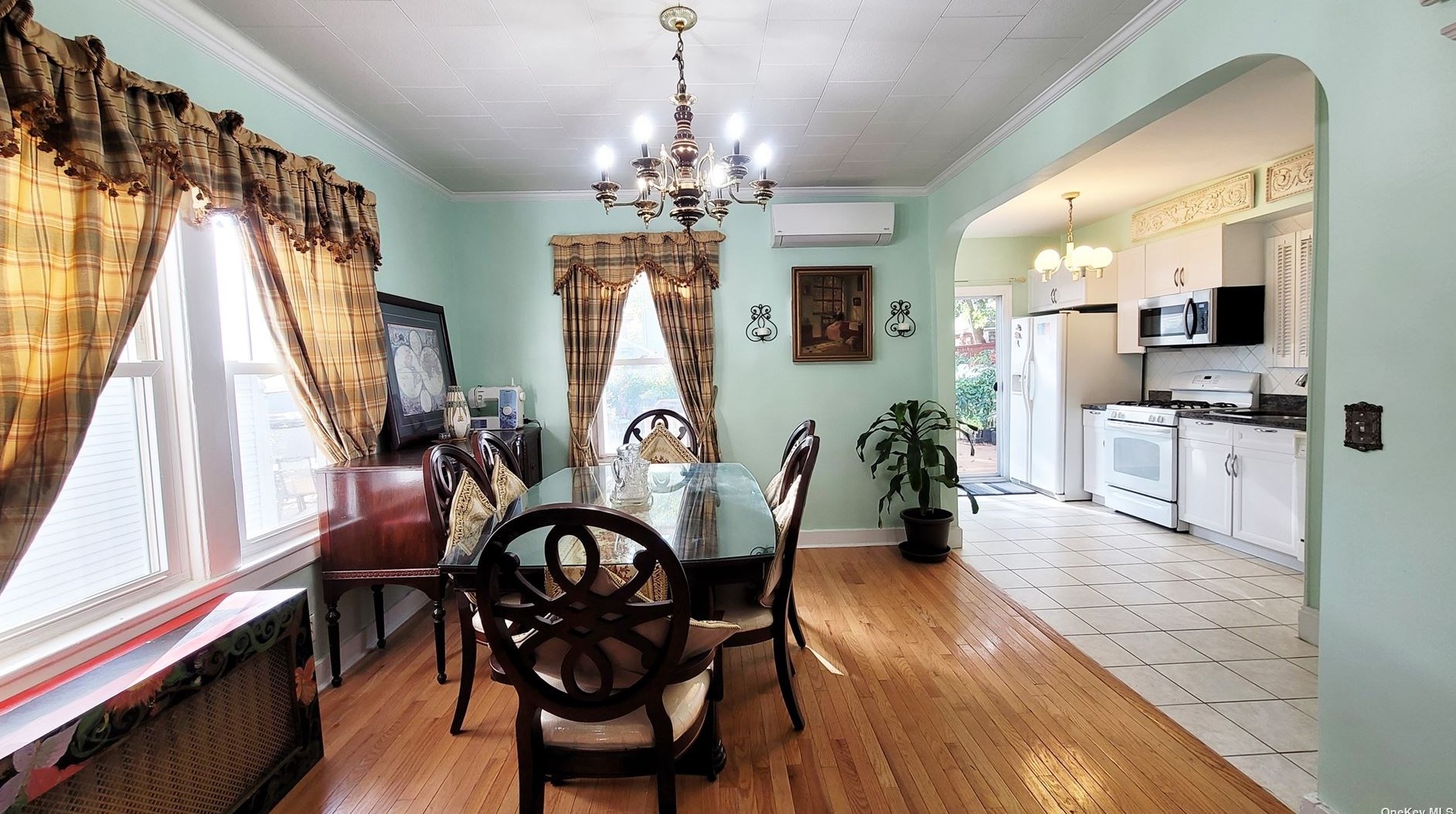 34-14 208th St, Flushing NY exterior