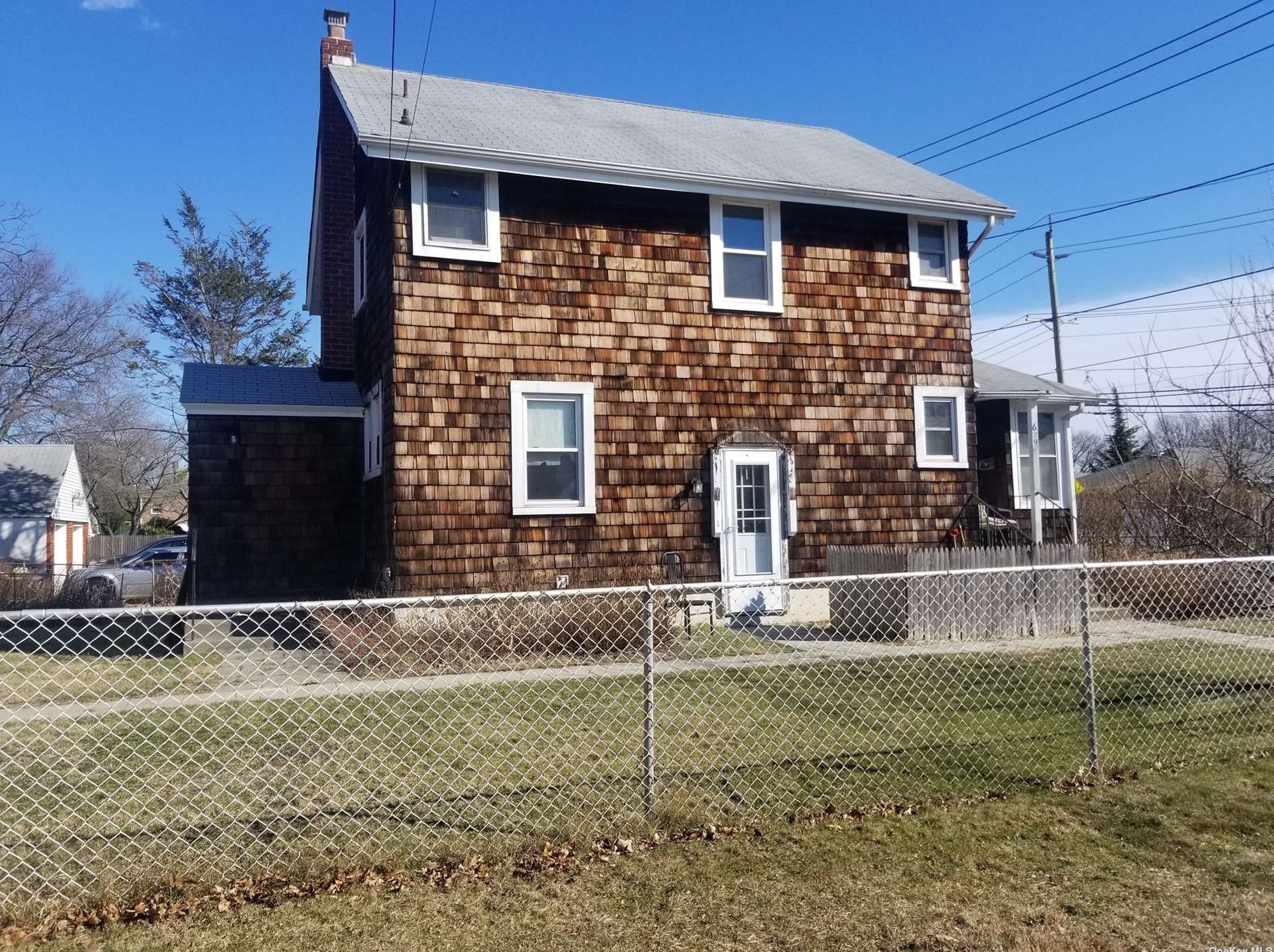 679 Sherman Ave, Hempstead, NY 11554-5442
