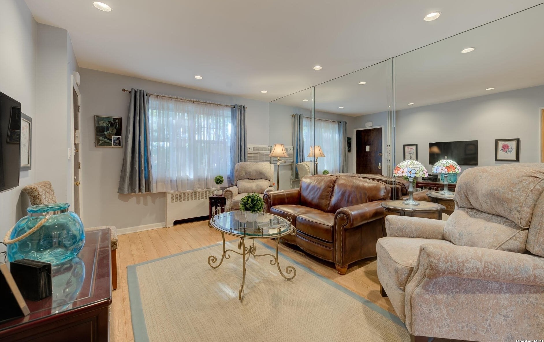 252-23 63rd Ave, Flushing, NY 11362-1957