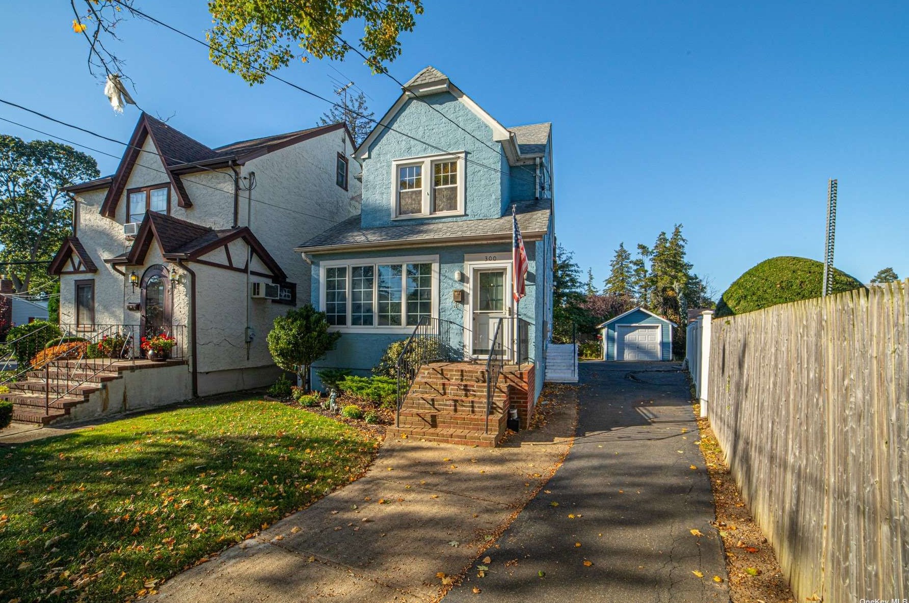 300 Garfield Ave, Hempstead, NY 11552-1904